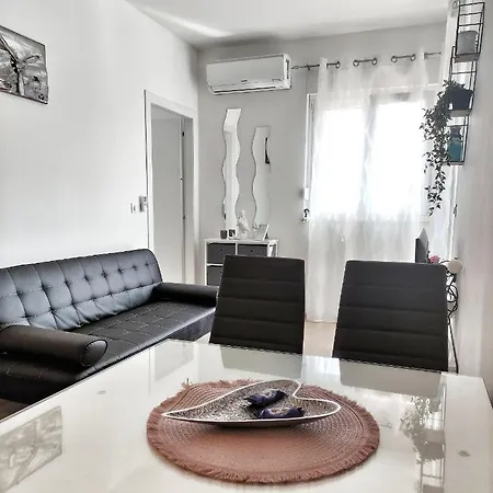 Roza Apartment *
