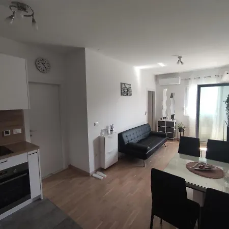 Apartment Roza *