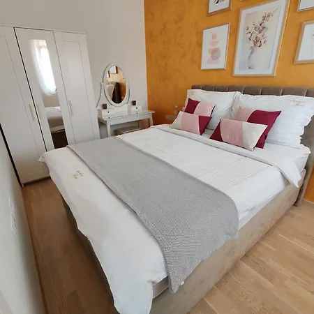 Roza Apartment *